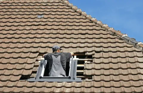 Pose de velux à Daux